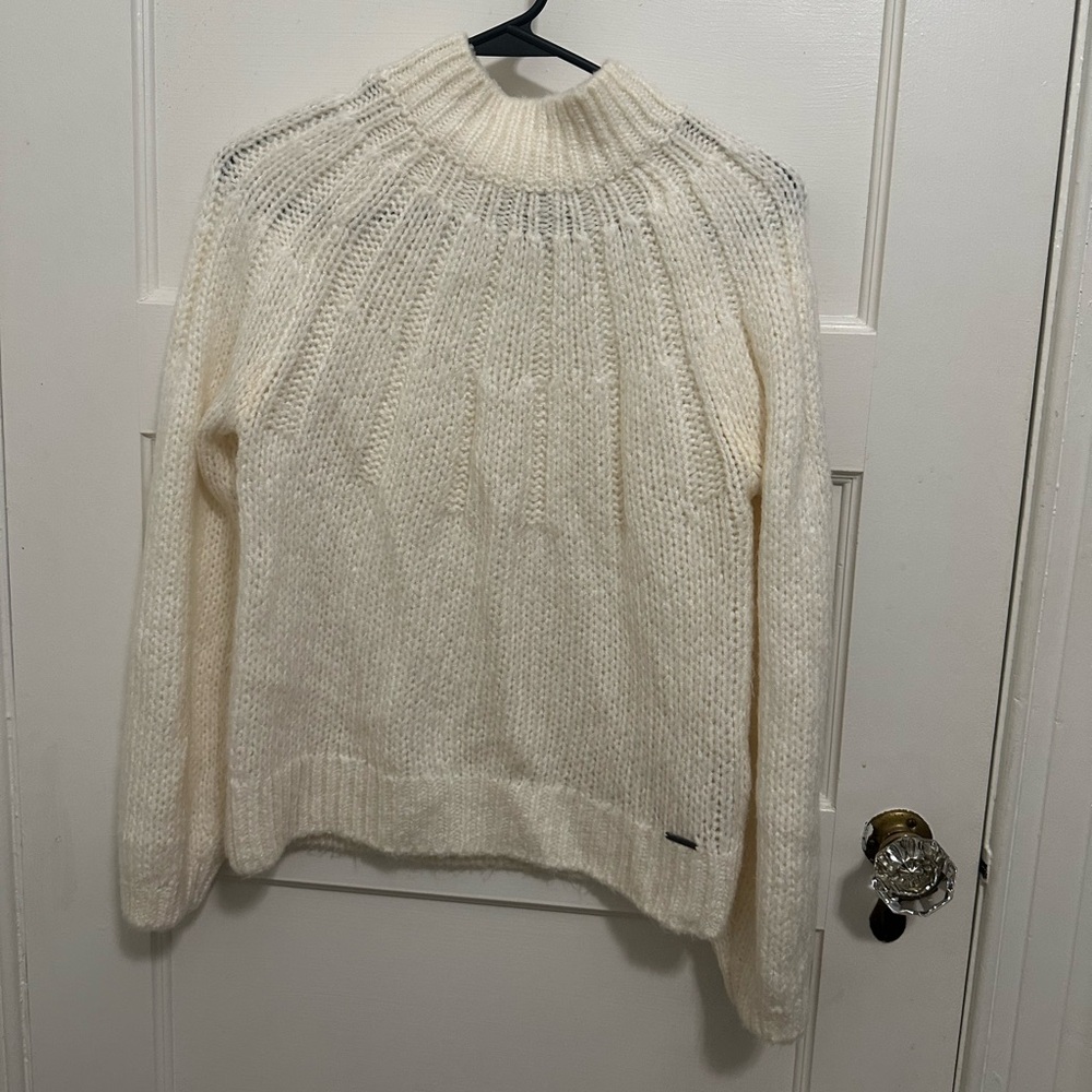 Abercrombie & Fitch White Turtleneck Sweater Cozy Knit